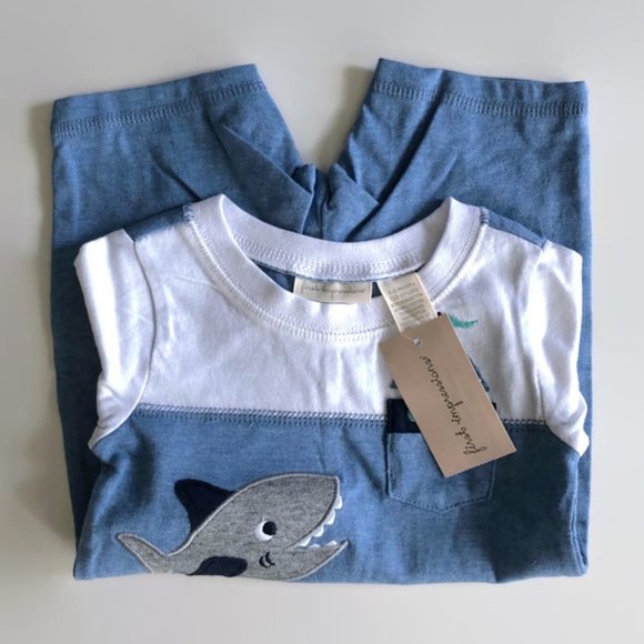 Baby Onsie, Little romper with shark drsign - Picture 1 of 7